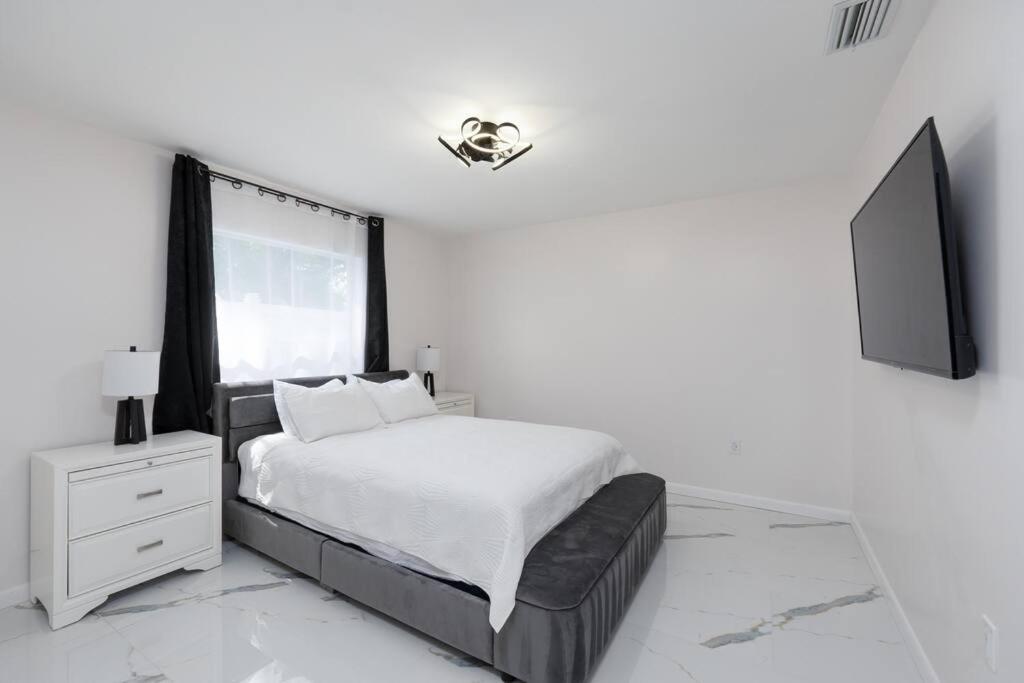 Luxury Style Townhome With Pool - 1 Miles To Bucs Stadium Tampa Ngoại thất bức ảnh