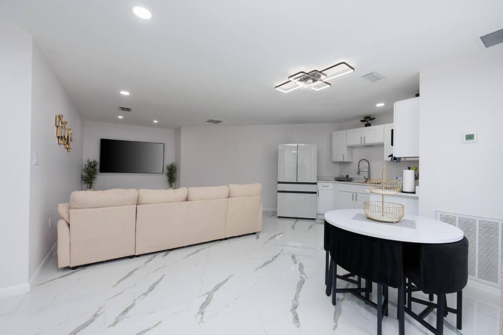 Luxury Style Townhome With Pool - 1 Miles To Bucs Stadium Tampa Ngoại thất bức ảnh