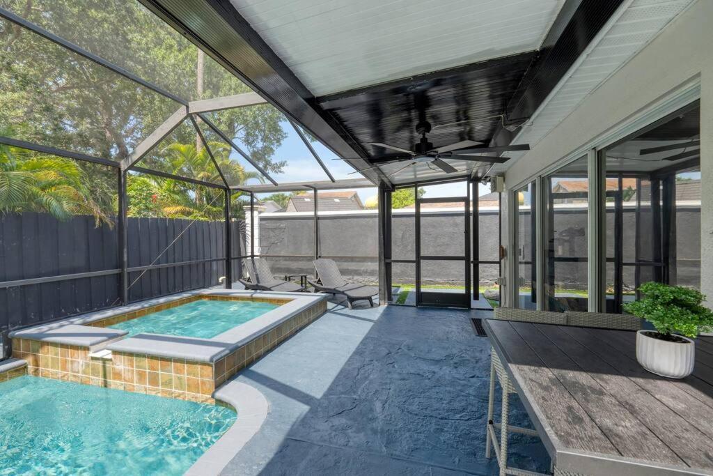 Luxury Style Townhome With Pool - 1 Miles To Bucs Stadium Tampa Ngoại thất bức ảnh